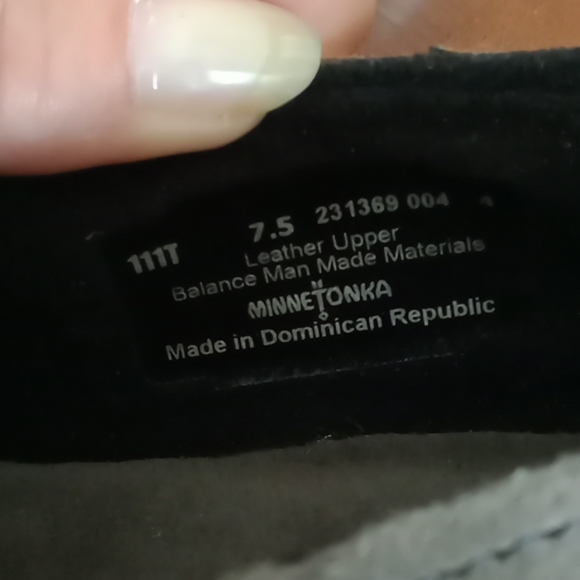 Minnetonka shoes - Picture 4 of 5